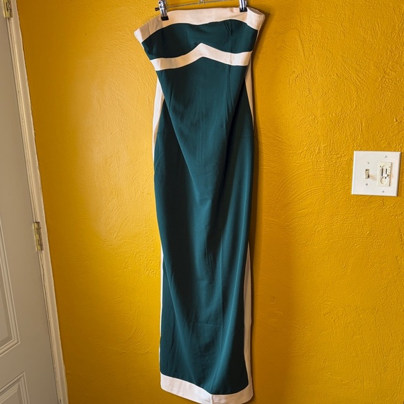 Amazon Dresses & Skirts - Amazon Elegant Green Strapless Gown with Ivory Accents NWOT SZ L